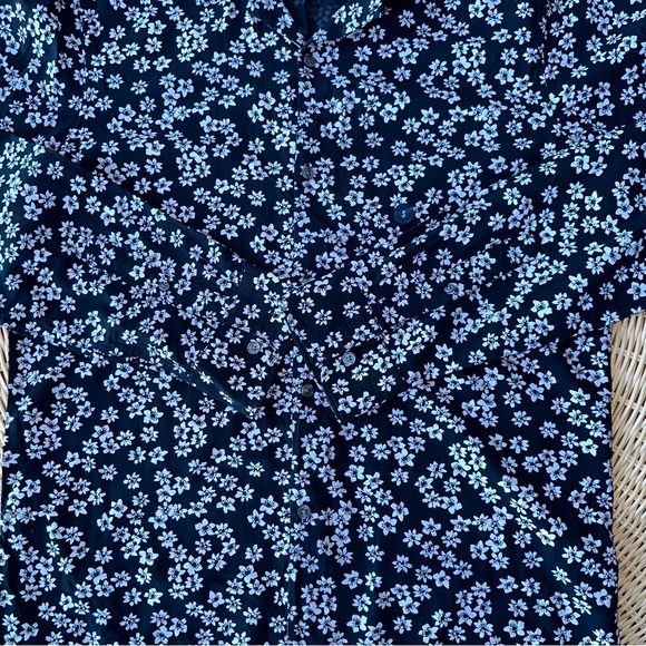 BNWT Abercrombie and Fitch Long Sleeve Button Down Shit - Picture 2 of 4